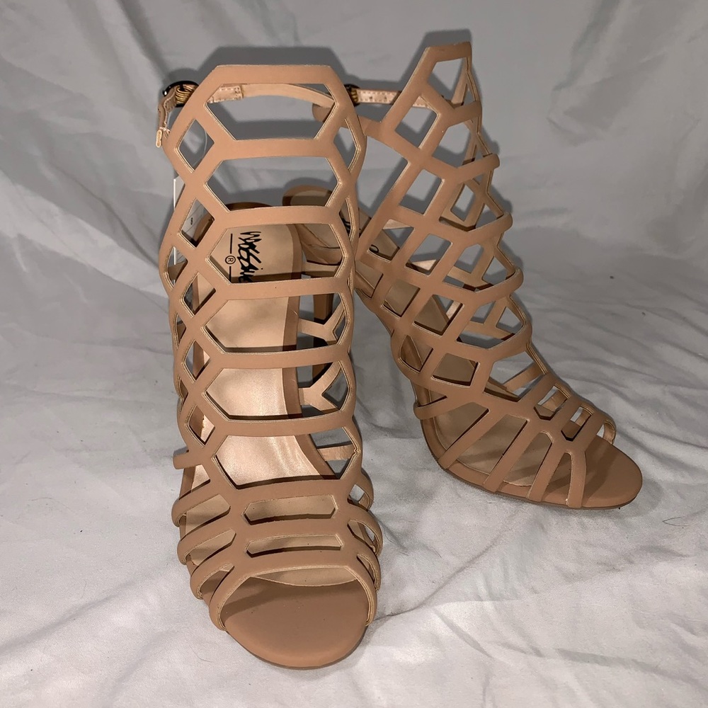 Brand New beige Mossimo heels